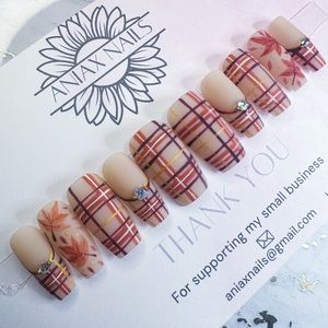 Nude Autumn Plaid Press On Nails